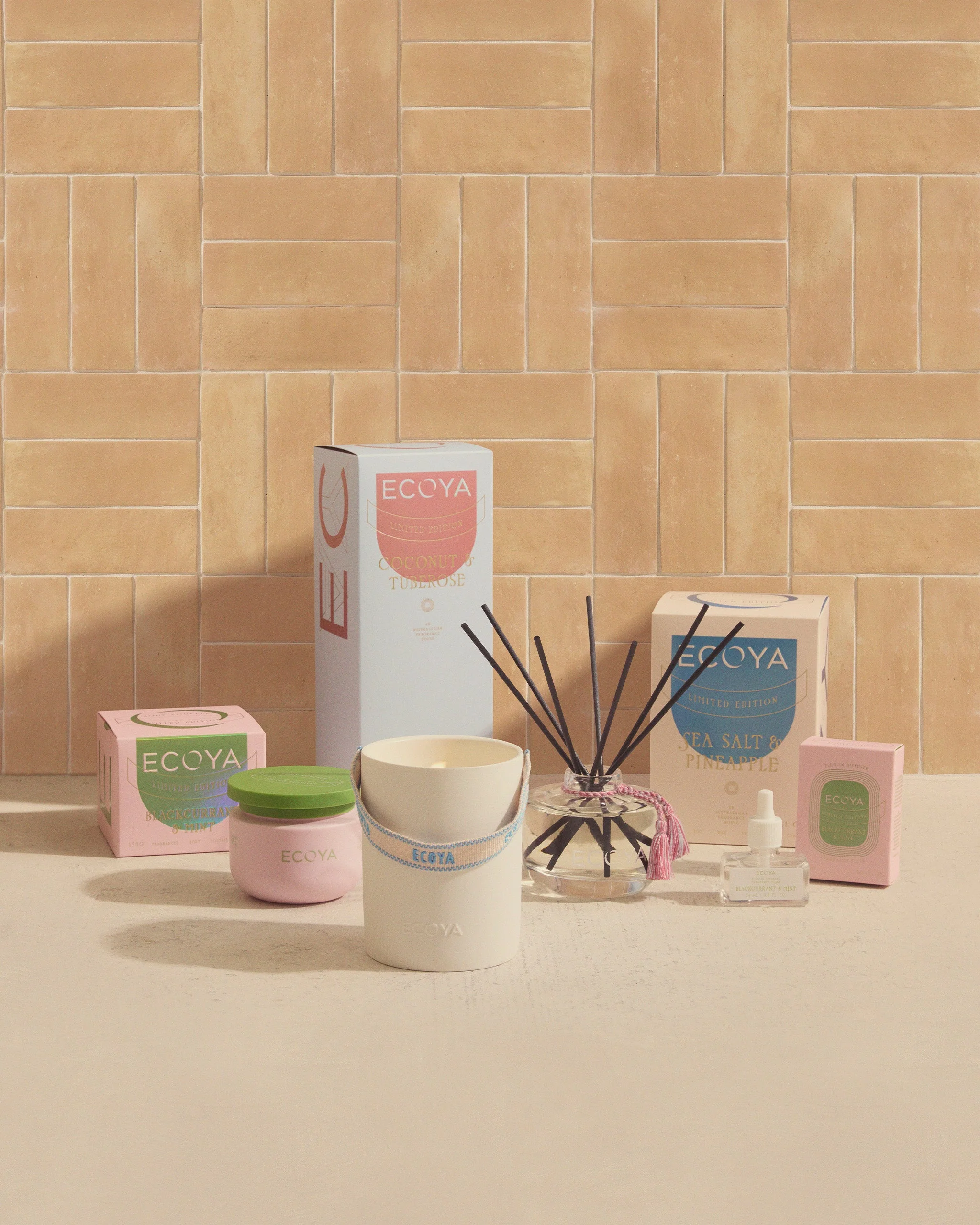 High Summer: Coconut & Tuberose Plug-In Diffuser Fragrance Flask - Image 3